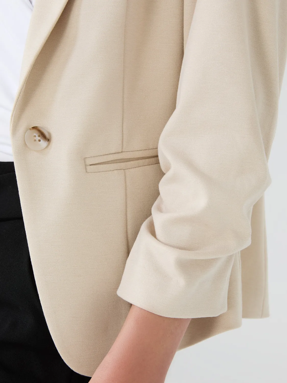 Suzy Shier Blazers & Vests>3/4 Ruched Sleeve Blazer