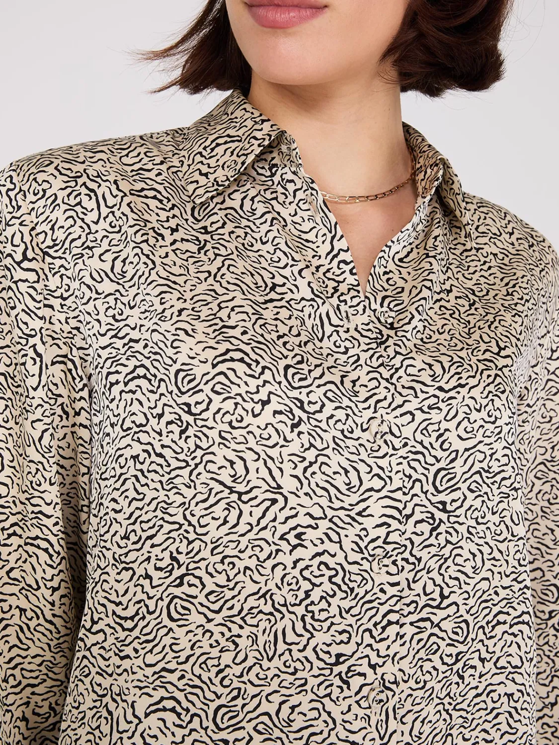 Suzy Shier Tops|Long Sleeve>Abstract Print Satin Tunic Blouse