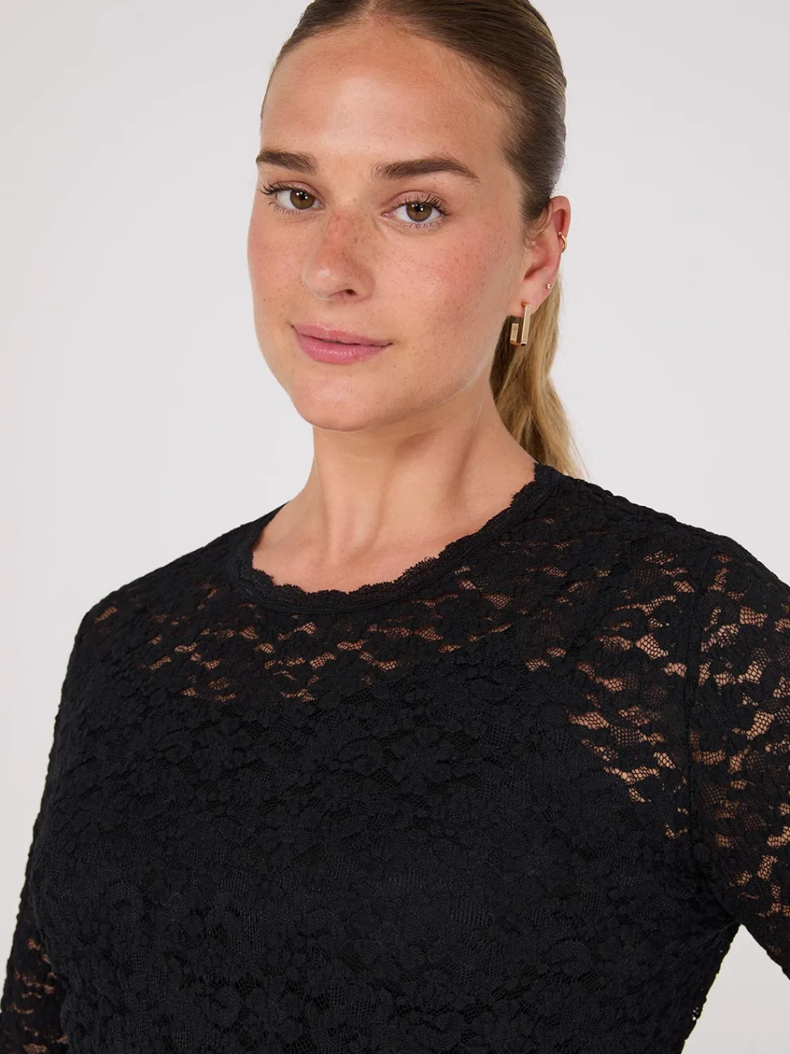Suzy Shier Tops|Long Sleeve>Bubble Lace Long Sleeve Top With Cami
