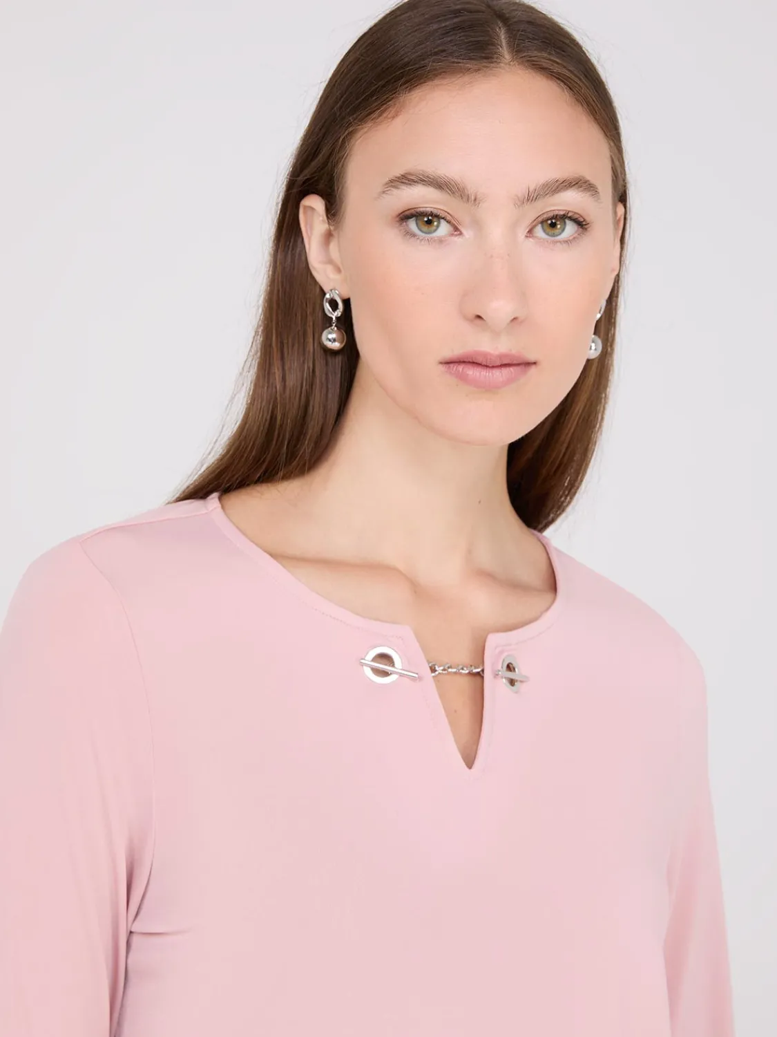 Suzy Shier Tops|Long Sleeve>Chain Keyhole Long Sleeve Top