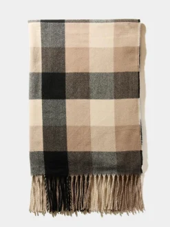 Suzy Shier Hats & Scarves & Gloves>Checkered Fringe Scarf