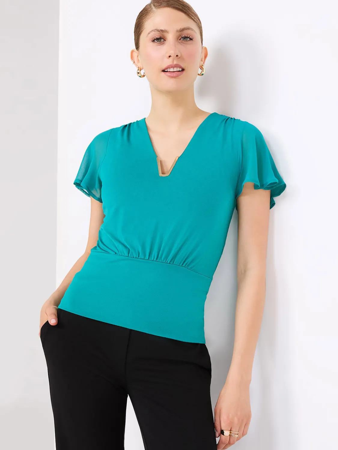 Suzy Shier Tops|Short Sleeve>Chiffon Flutter Sleeve Top With Metal Detail