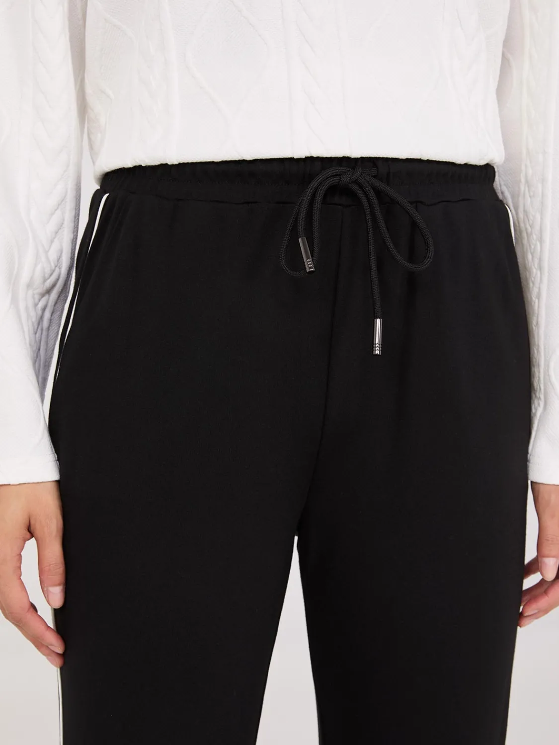 Suzy Shier Pants>Contrast Piping Pants