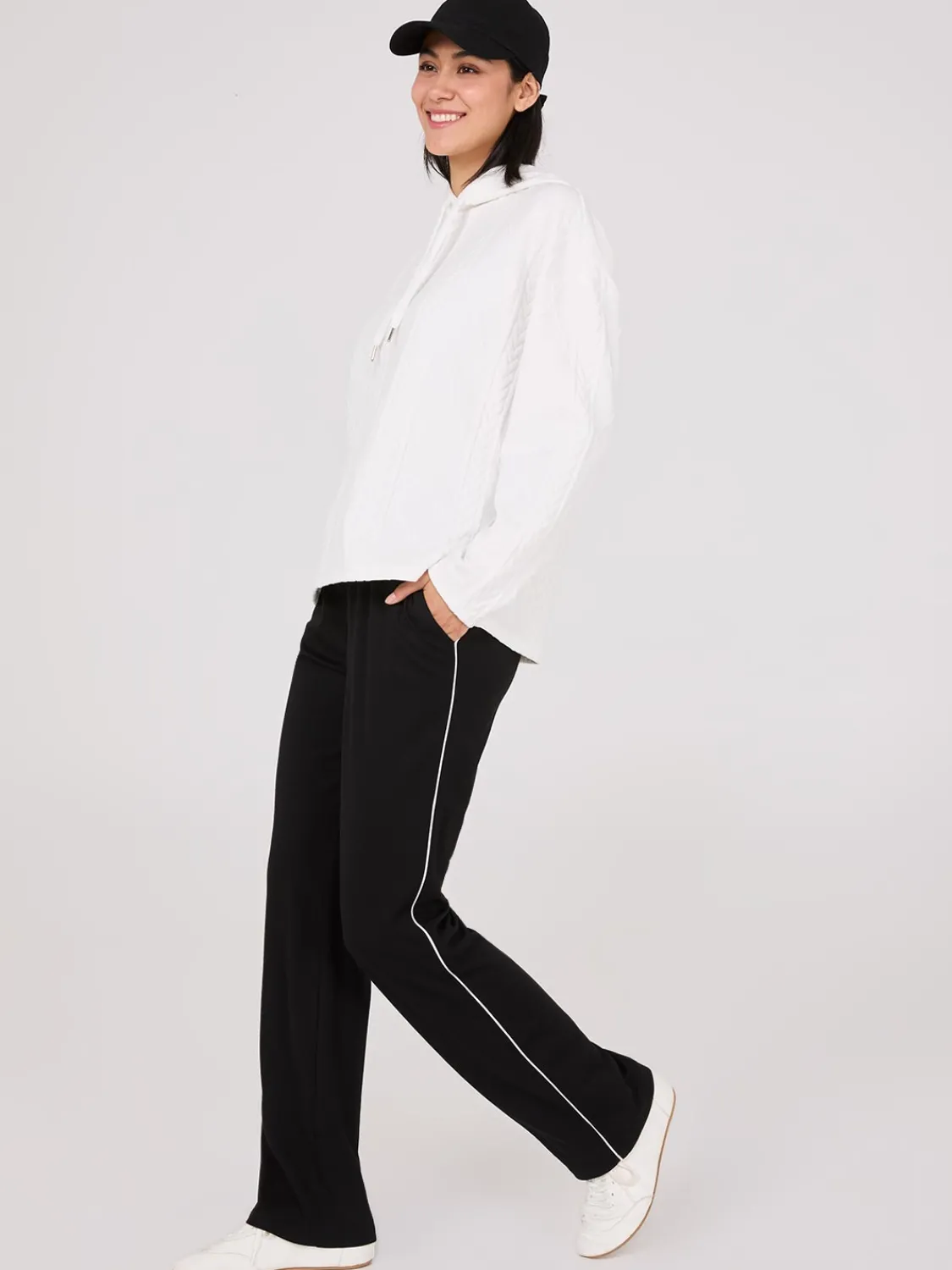 Suzy Shier Pants>Contrast Piping Pants