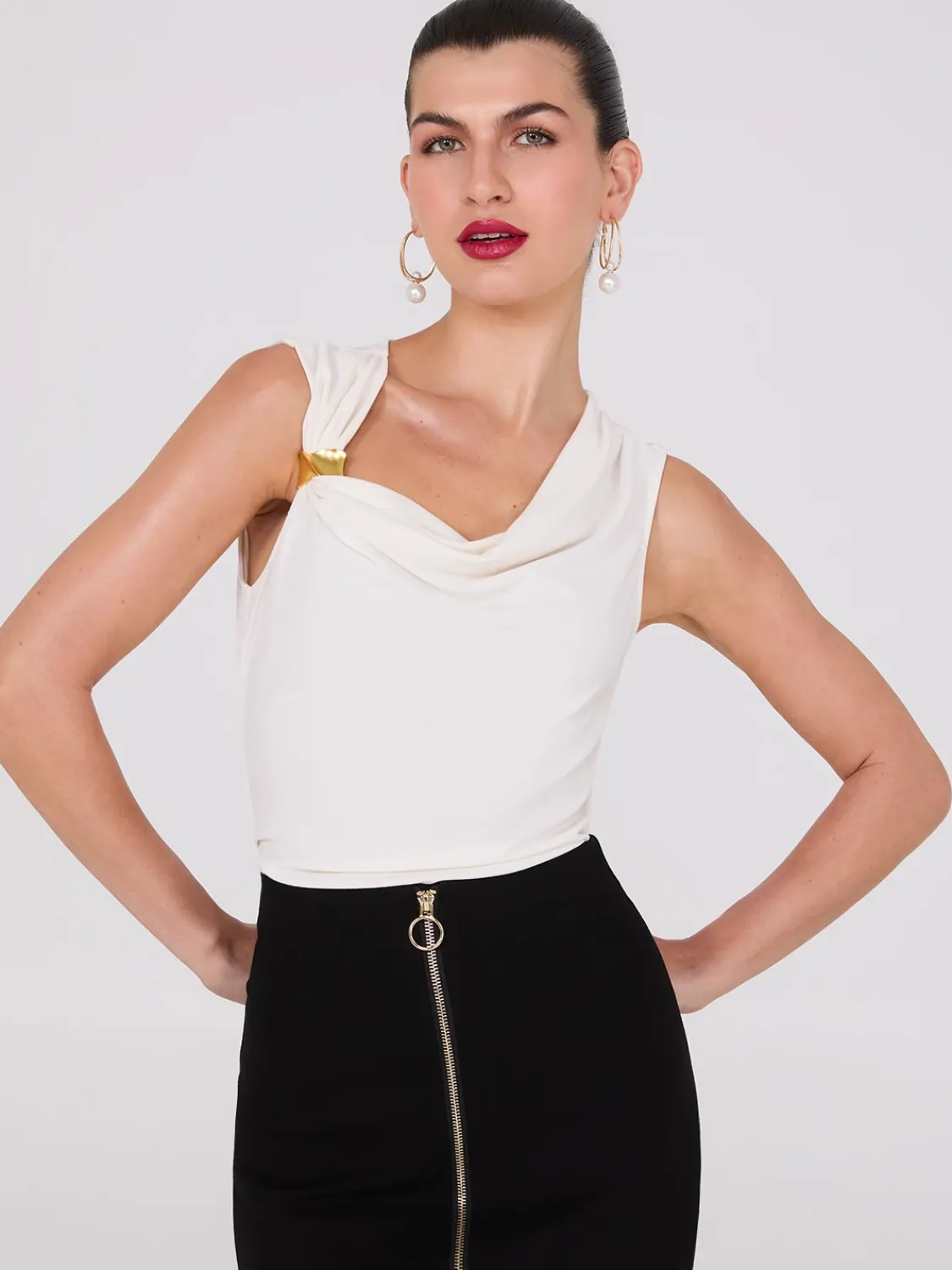 Suzy Shier Sleeveless|Fashion Tops>Cowl Neck Top With Metal Buckle