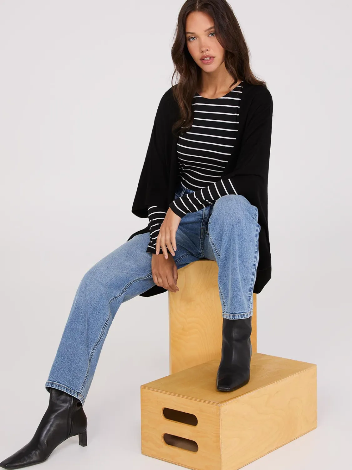 Suzy Shier Long Sleeve|Sweaters & Cardigans>Dolman Sleeve Open Cape Sweater