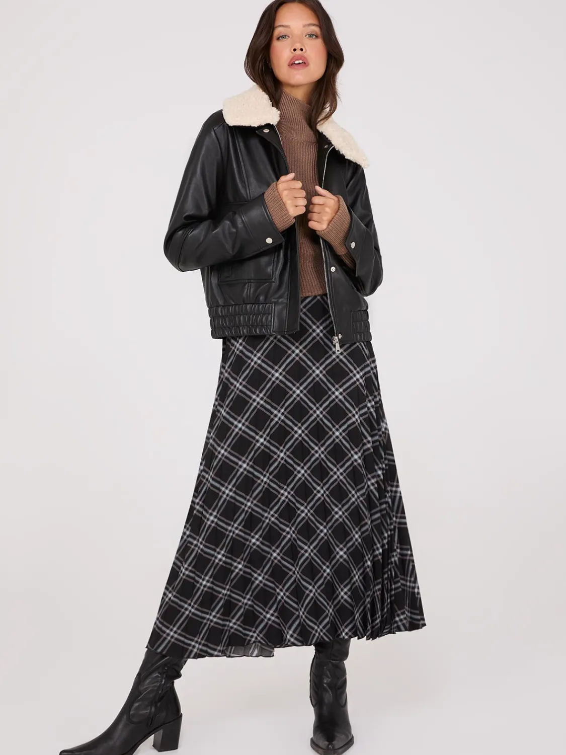 Suzy Shier Puffers & Jackets|Puffers & Jackets>Faux Leather Jacket With Shearling Collar