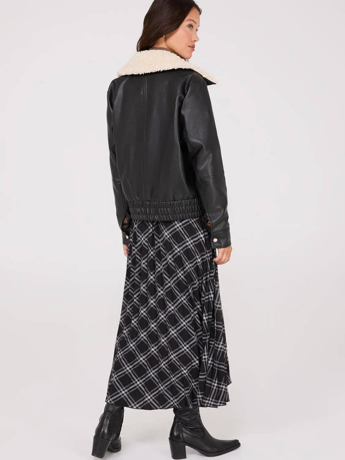 Suzy Shier Puffers & Jackets|Puffers & Jackets>Faux Leather Jacket With Shearling Collar