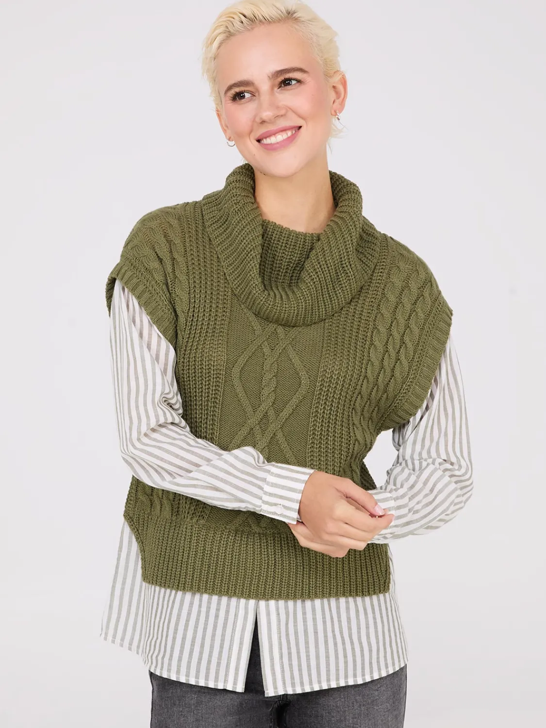 Suzy Shier Long Sleeve|Sweaters & Cardigans>2-Fer Cable Knit Vest With Striped Blouse