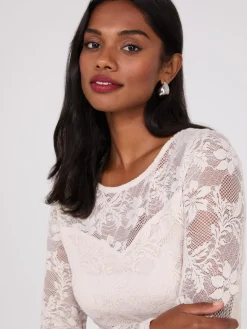 Suzy Shier Tops|Long Sleeve>Floral Lace Sweeheart Neckline Top