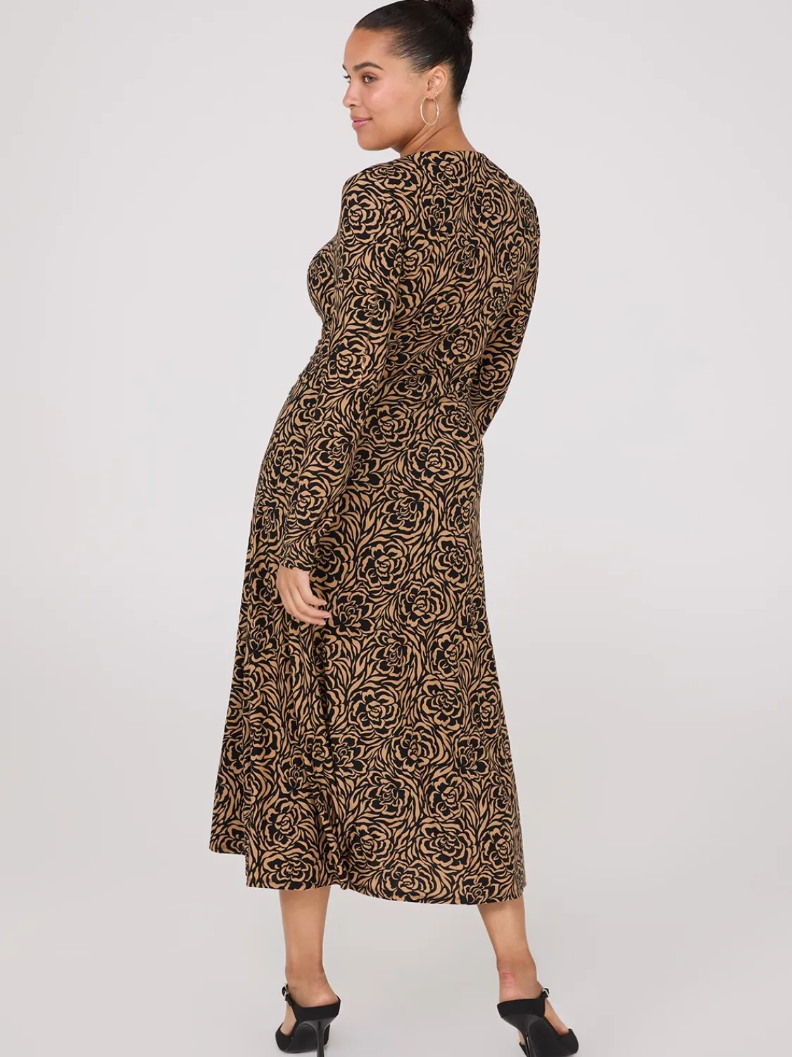 Suzy Shier Casual Dresses|Work Dresses>Floral Print Gathered Midi Dress