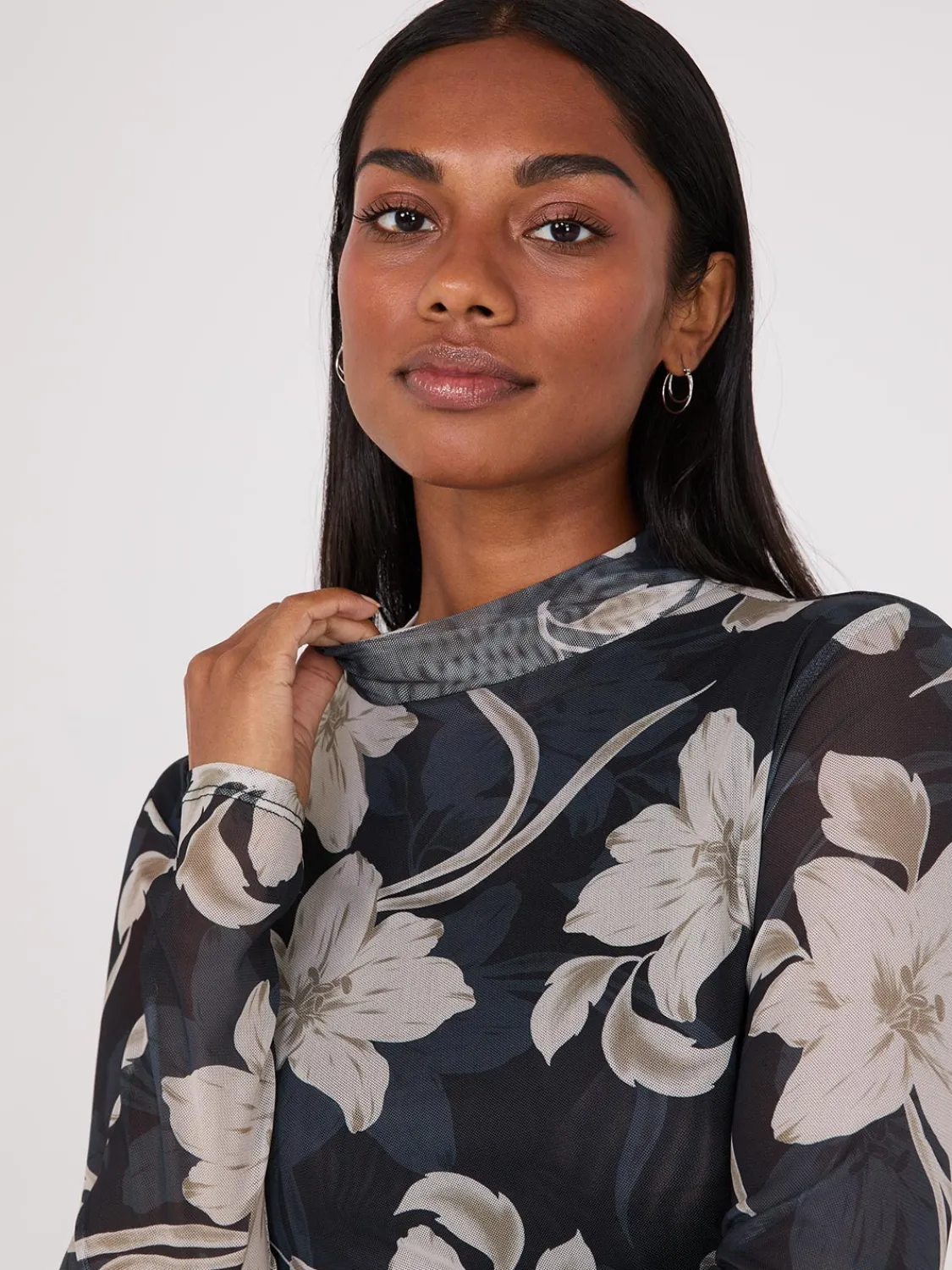 Suzy Shier Tops|Long Sleeve>Floral Print Mock Neck Mesh Top