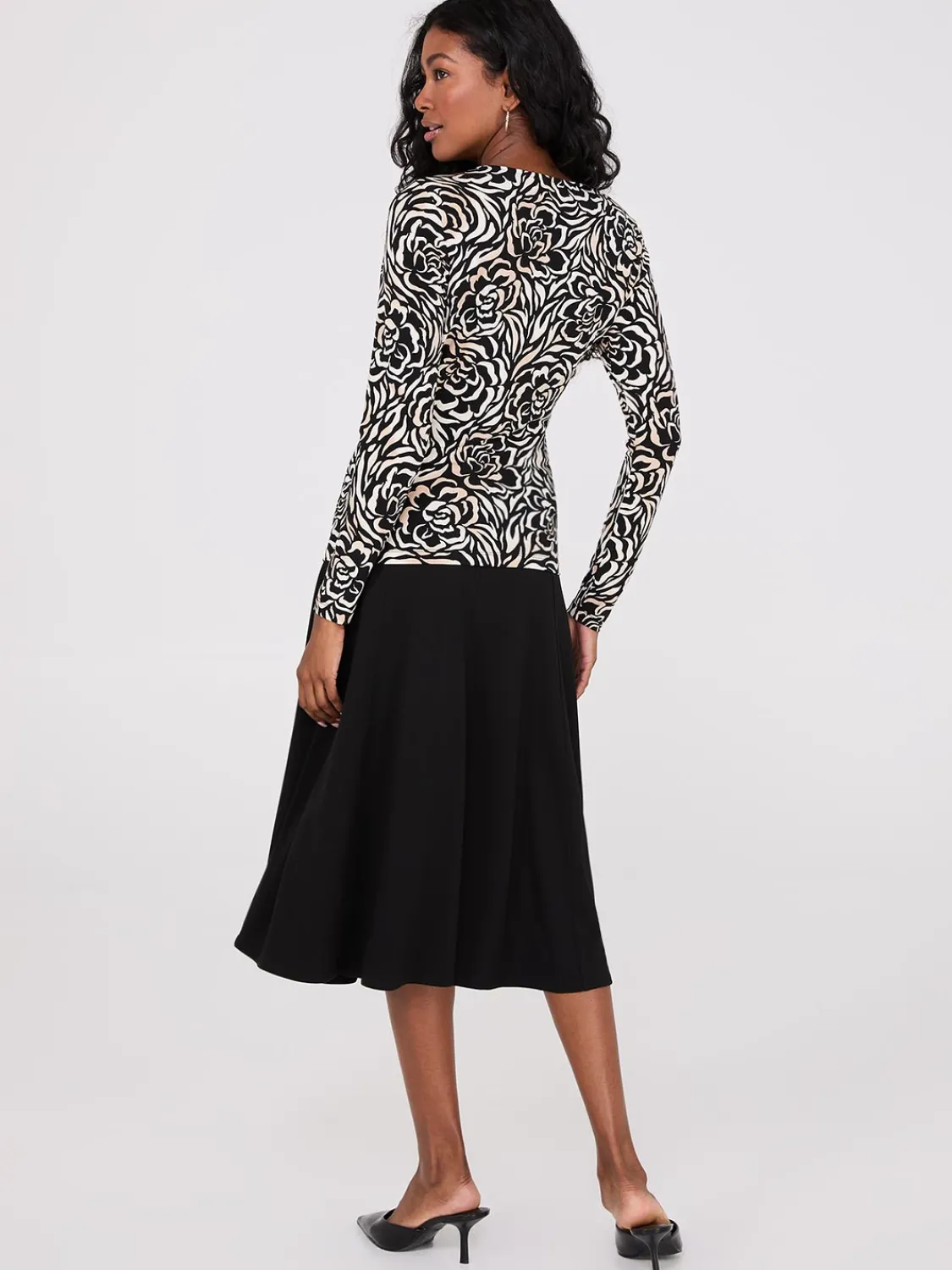Suzy Shier Tops|Long Sleeve>Floral Print Ruched Drape Neck Top