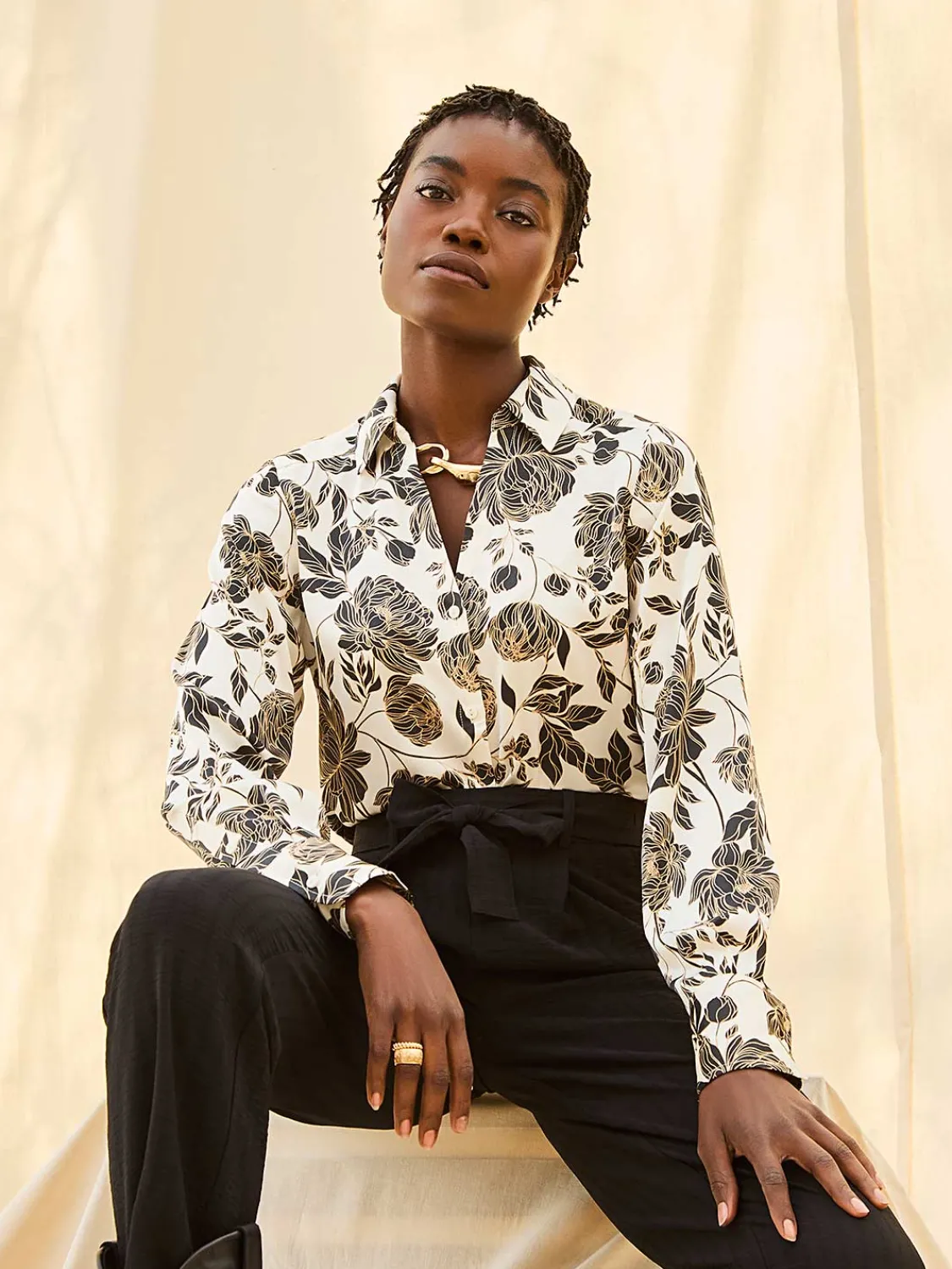 Suzy Shier Tops|Long Sleeve>Floral Print Satin Button-Front Blouse