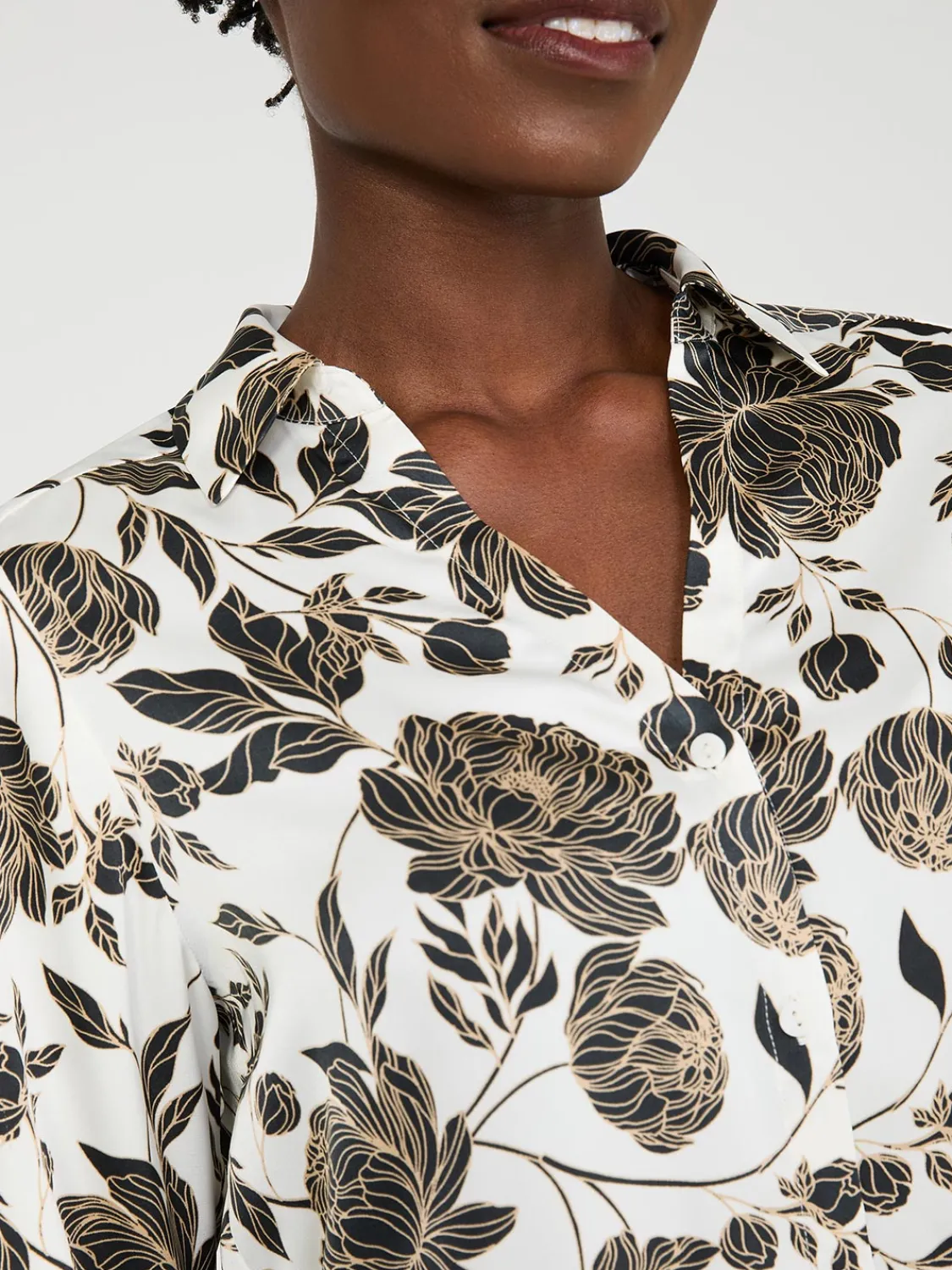 Suzy Shier Tops|Long Sleeve>Floral Print Satin Button-Front Blouse