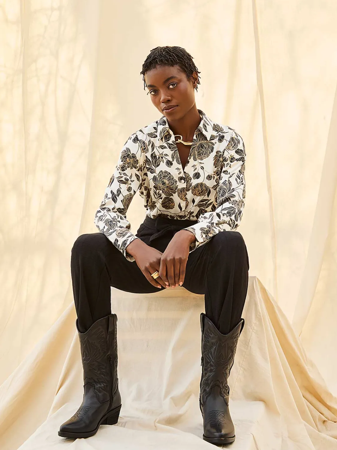 Suzy Shier Tops|Long Sleeve>Floral Print Satin Button-Front Blouse