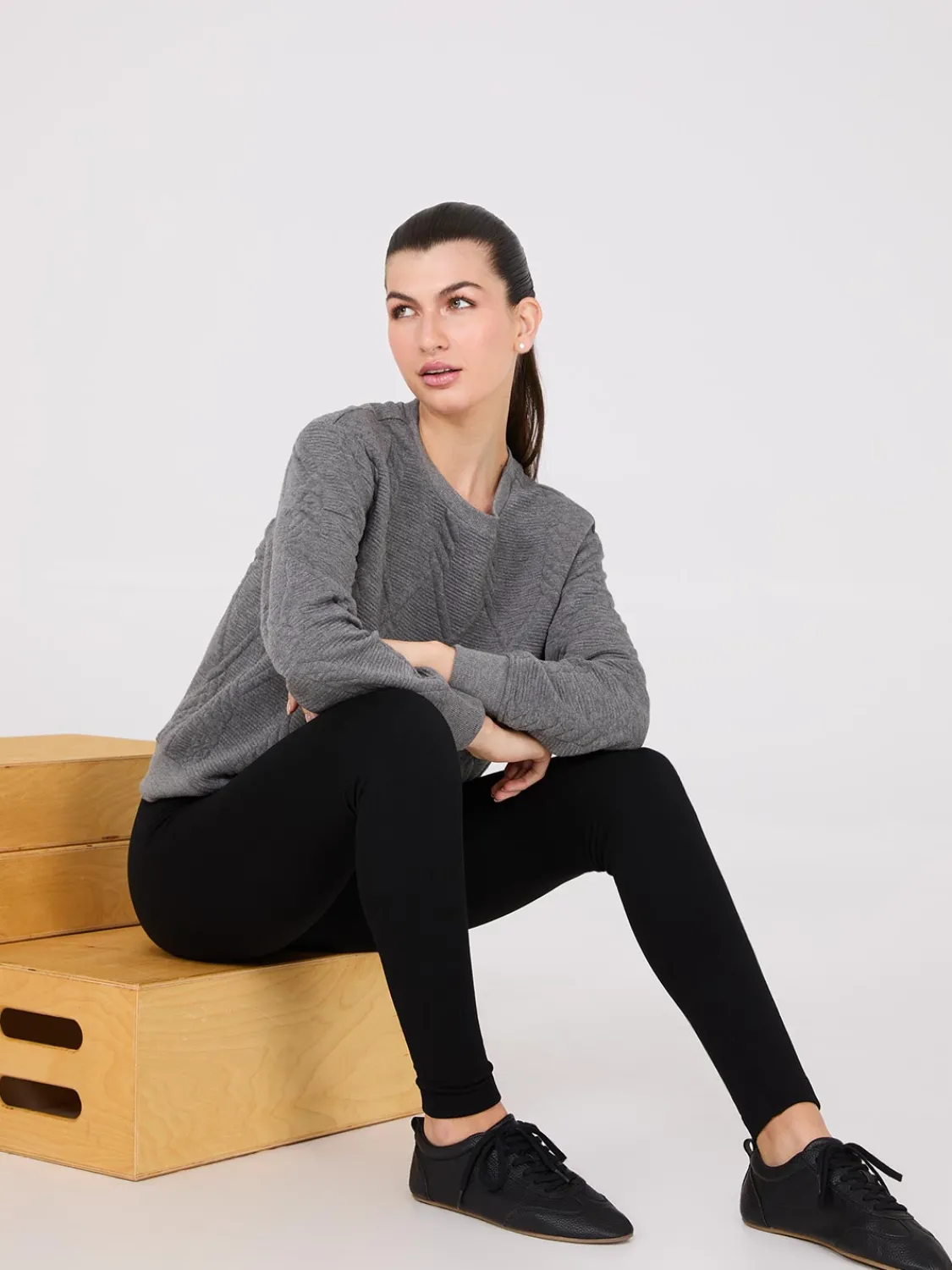 Suzy Shier Leggings & Sweatpants>Front Pintuck Fleece Lined Leggings