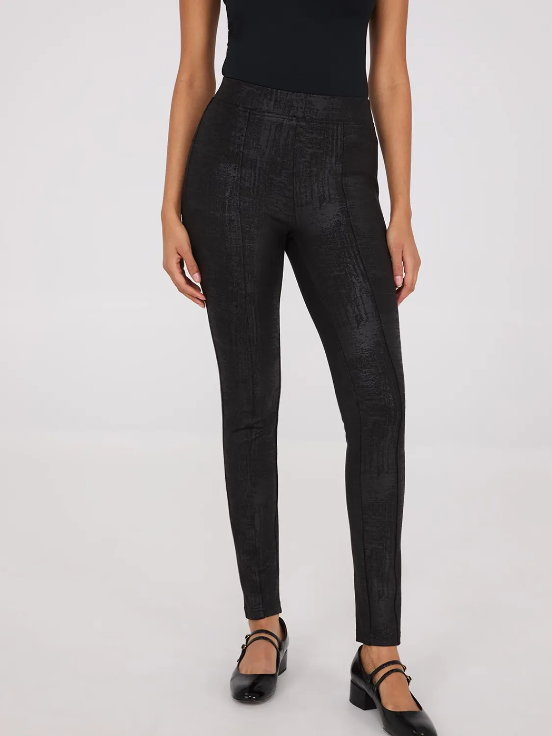 Suzy Shier Pants>Front Seam Faux Leather Coated Pants