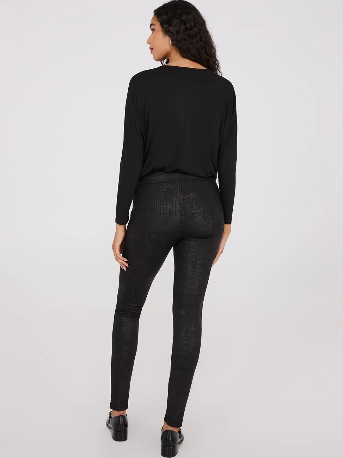 Suzy Shier Pants>Front Seam Faux Leather Coated Pants