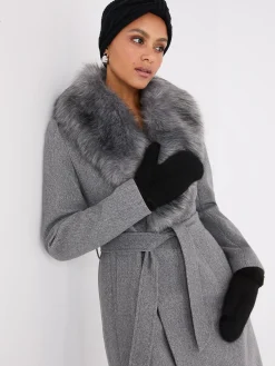 Suzy Shier Hats & Scarves & Gloves>Fuzzy Mittens With Faux Fur Cuffs