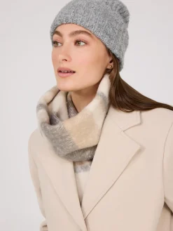 Suzy Shier Hats & Scarves & Gloves><noscript><img width=