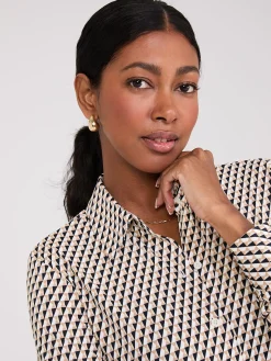 Suzy Shier Tops|Long Sleeve>Geo Print Button-Front Classic Blouse