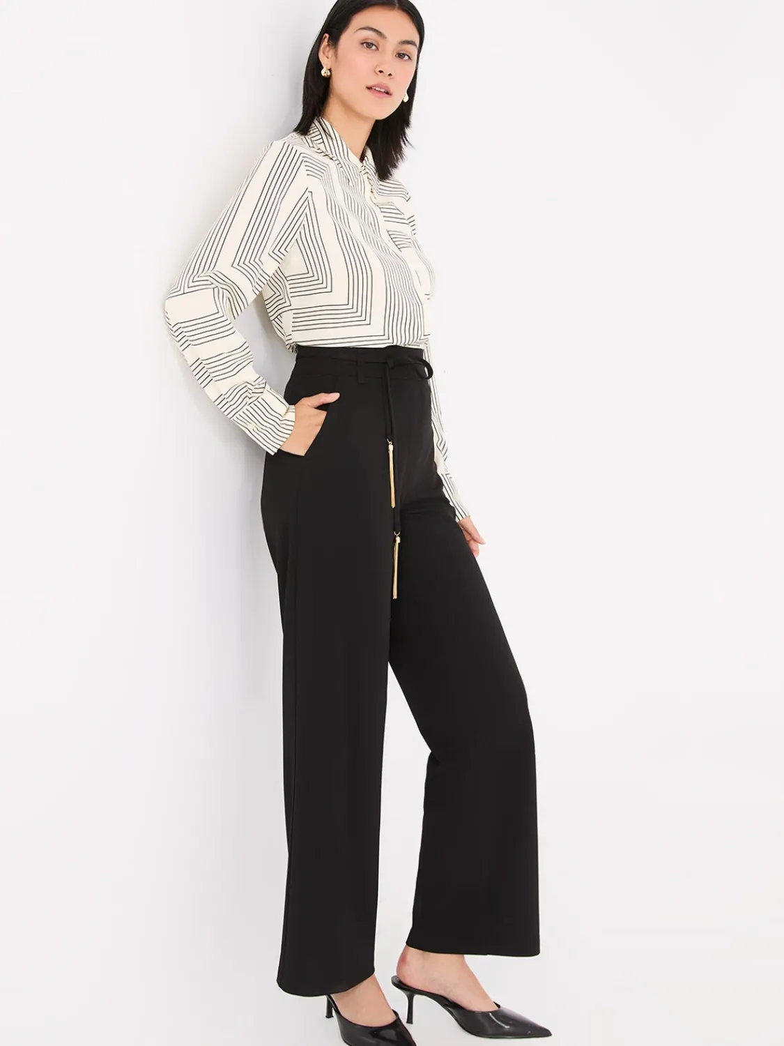 Suzy Shier Tops|Long Sleeve>Geo Print Rounded Hem Blouse