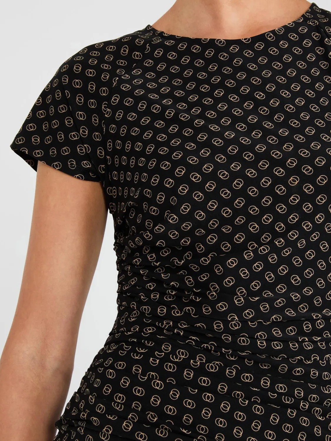 Suzy Shier Tops|Short Sleeve>Geo Print Short Raglan Sleeve Top With Side Pleats