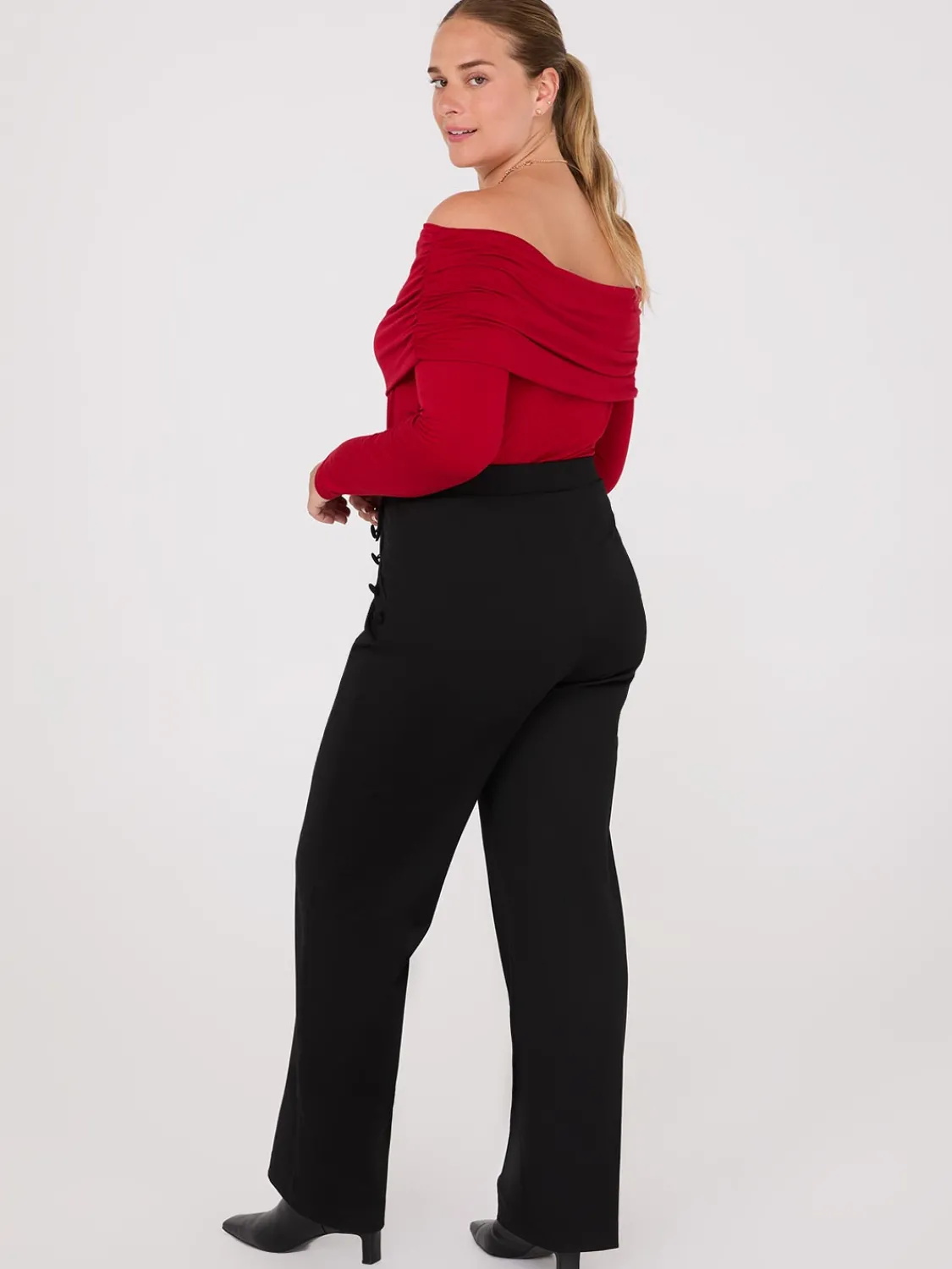 Suzy Shier Pants>High-Rise With Button Details