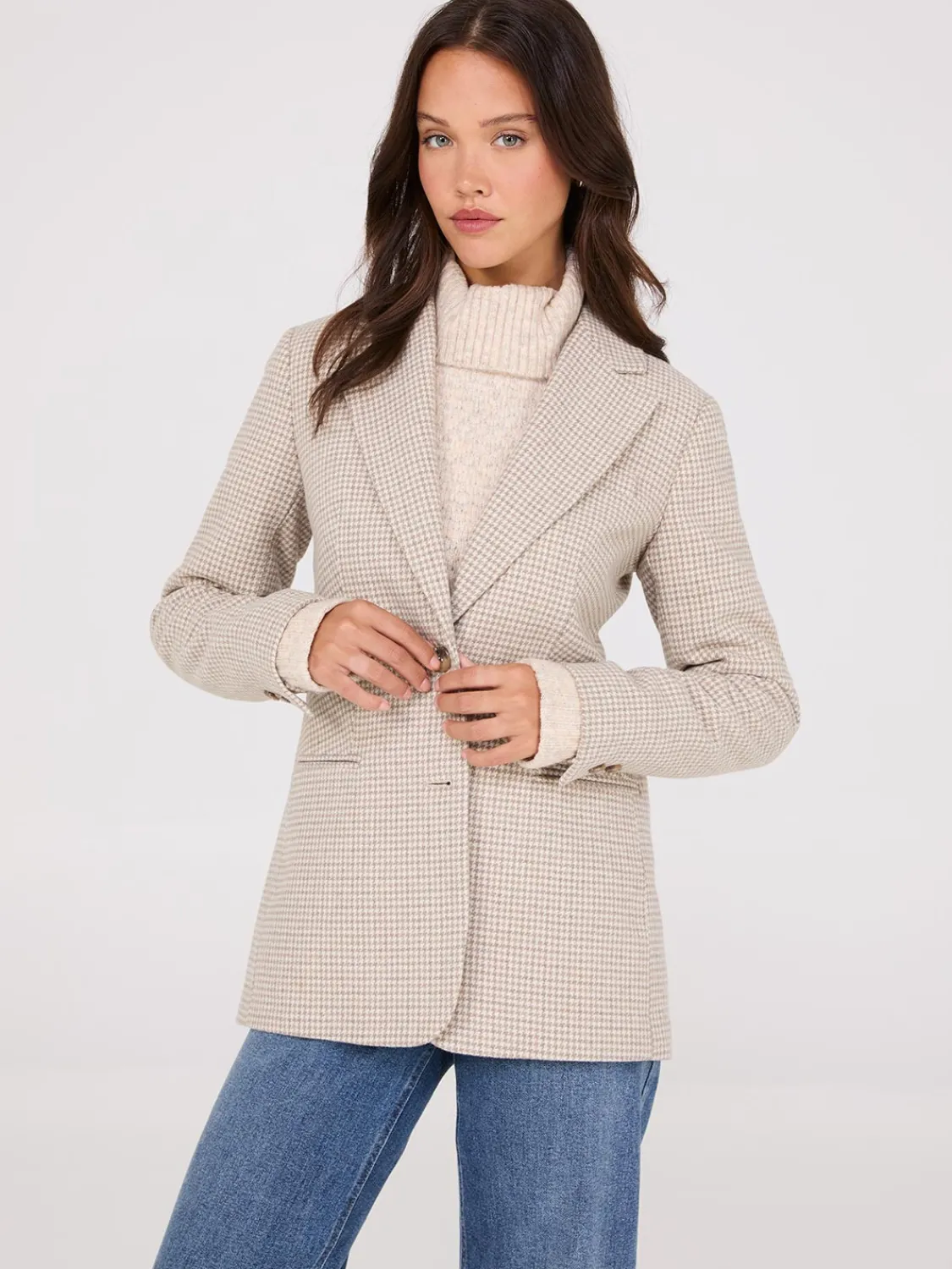 Suzy Shier Blazers & Vests>Houndstooth 2-Button Blazer