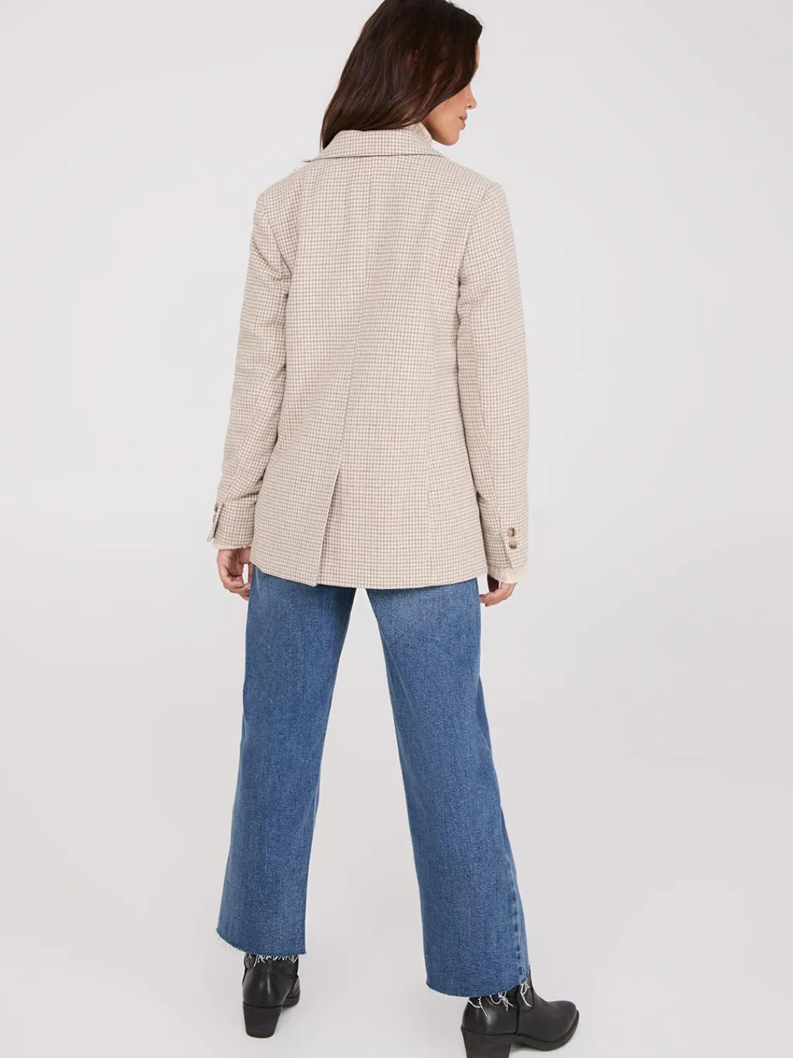 Suzy Shier Blazers & Vests>Houndstooth 2-Button Blazer