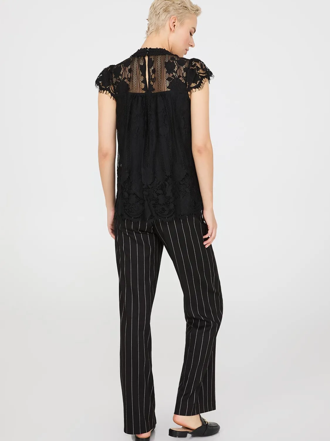 Suzy Shier Tops|Short Sleeve>Lace Cap Sleeve Top With Crochet Detail