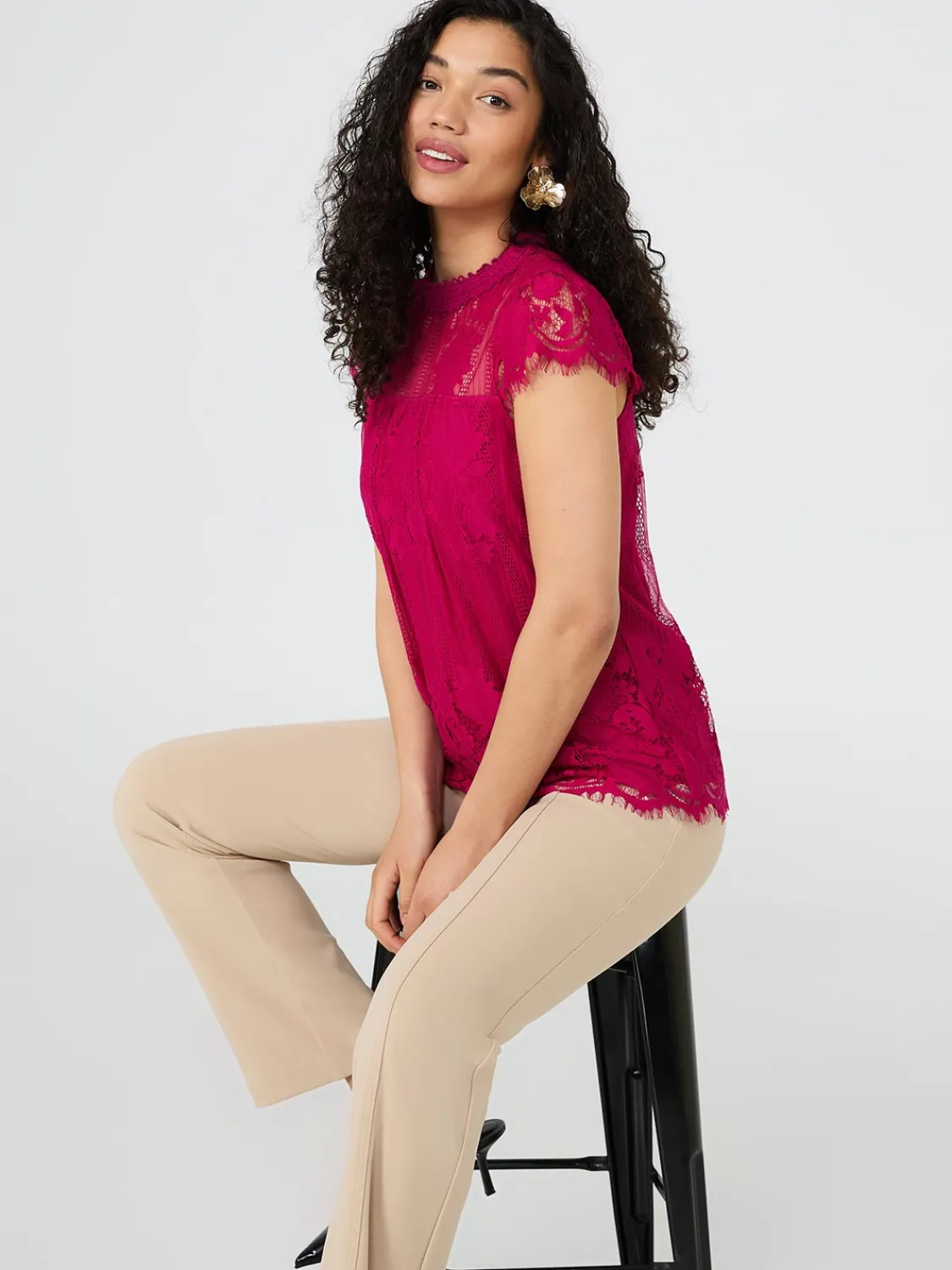 Suzy Shier Tops|Short Sleeve>Lace Cap Sleeve Top With Crochet Detail