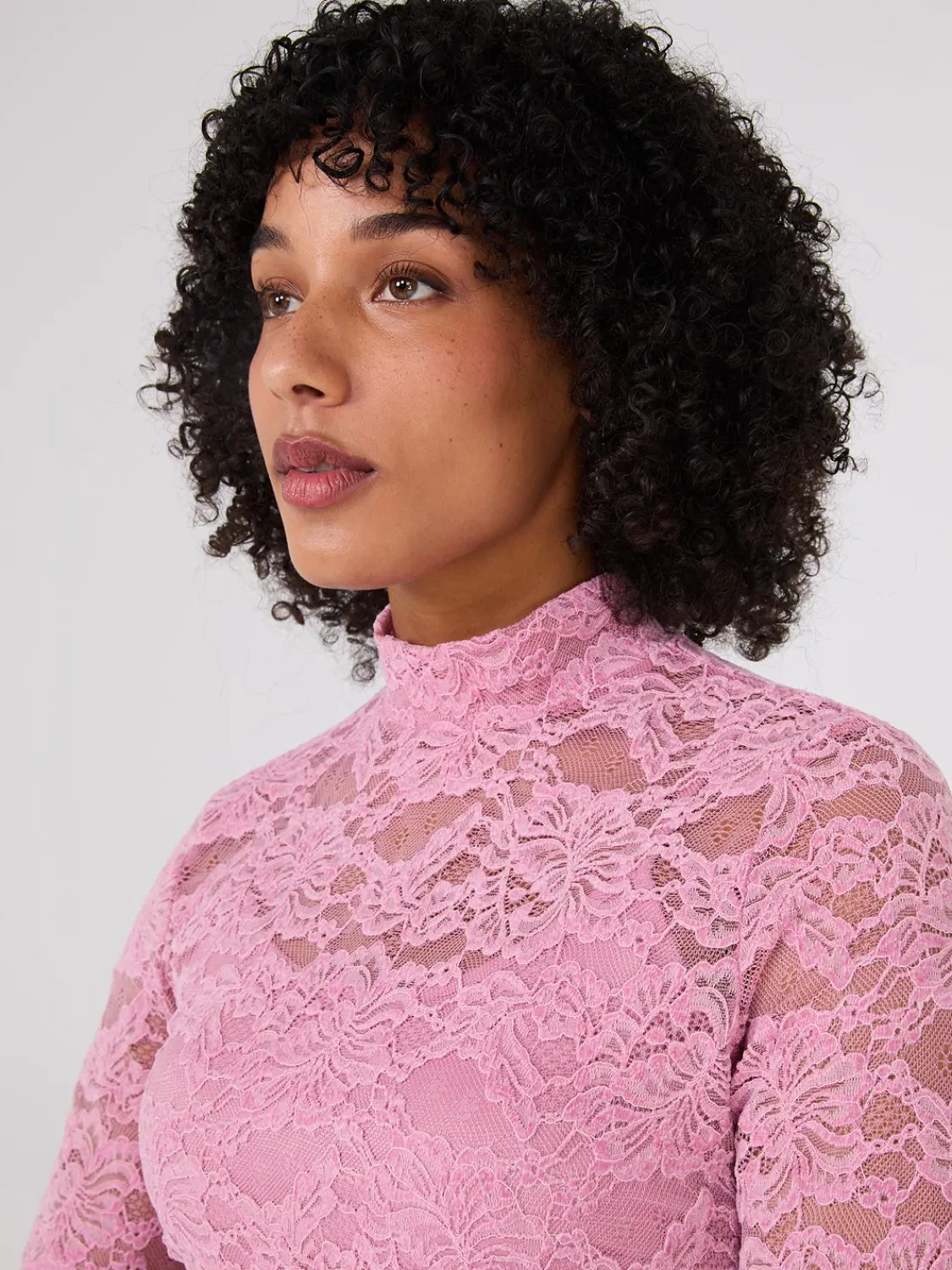 Suzy Shier Tops|Long Sleeve>Lace Mock Neck Top With Cami