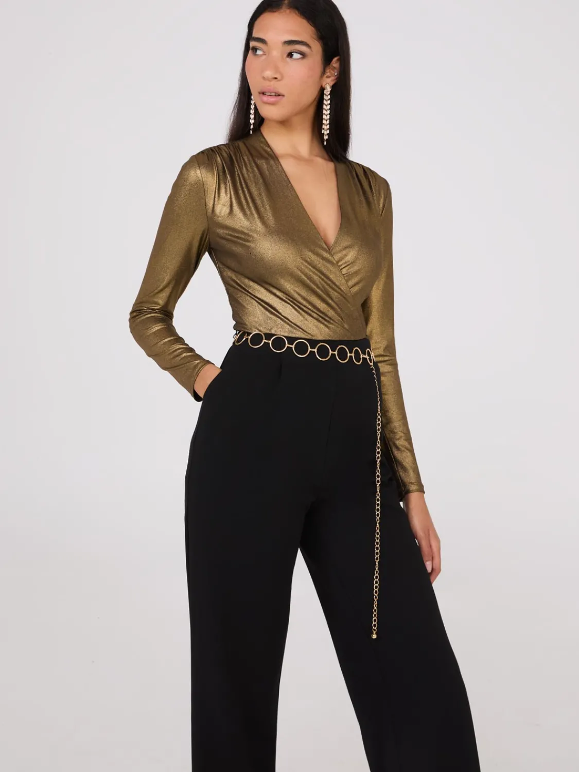 Suzy Shier Belts, Handbags & Shoes>Loop Rhinestone Belt