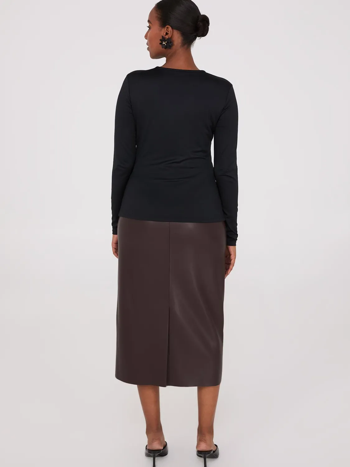 Suzy Shier Tops|Suzy Everyday>Mesh V-Neck Long Sleeve Top