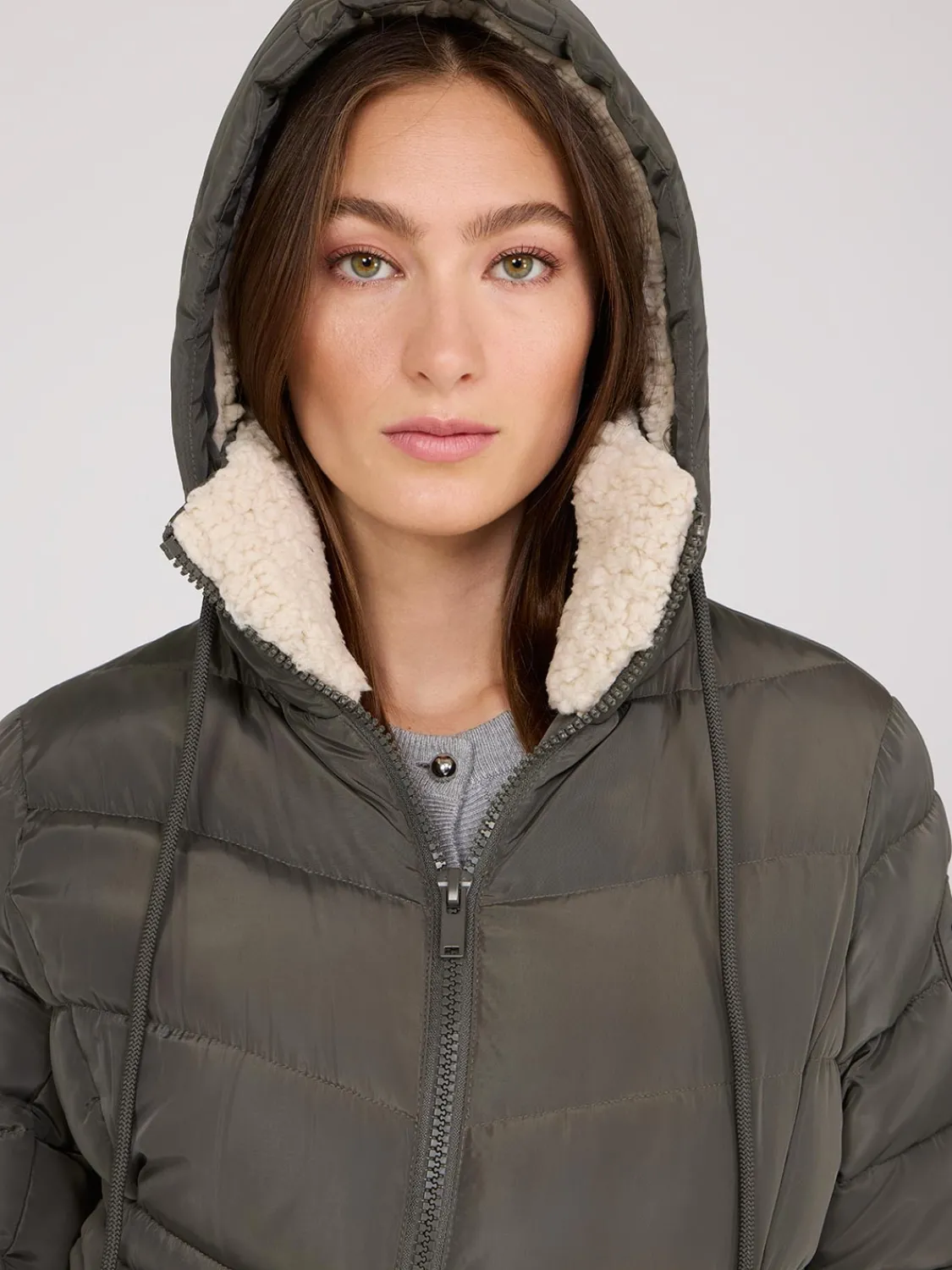 Suzy Shier Puffers & Jackets|Puffers & Jackets>Mid-Length Hooded Puffer