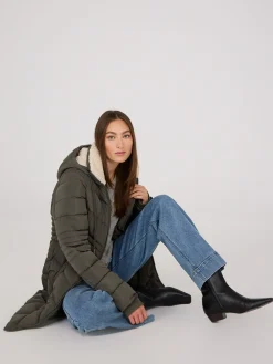 Suzy Shier Puffers & Jackets|Puffers & Jackets><noscript><img width=