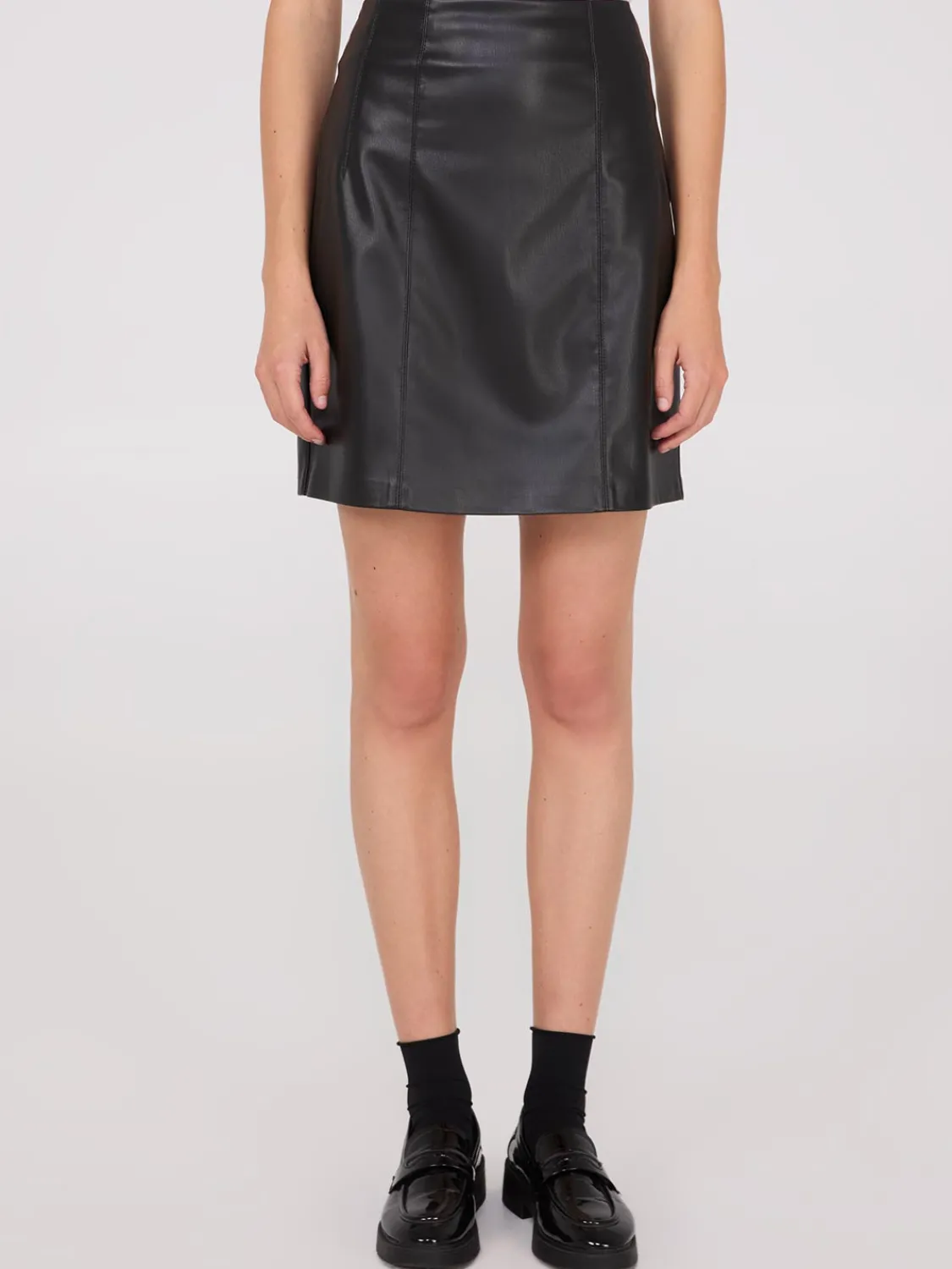 Suzy Shier Skirts>Mini Faux Leather Skirt
