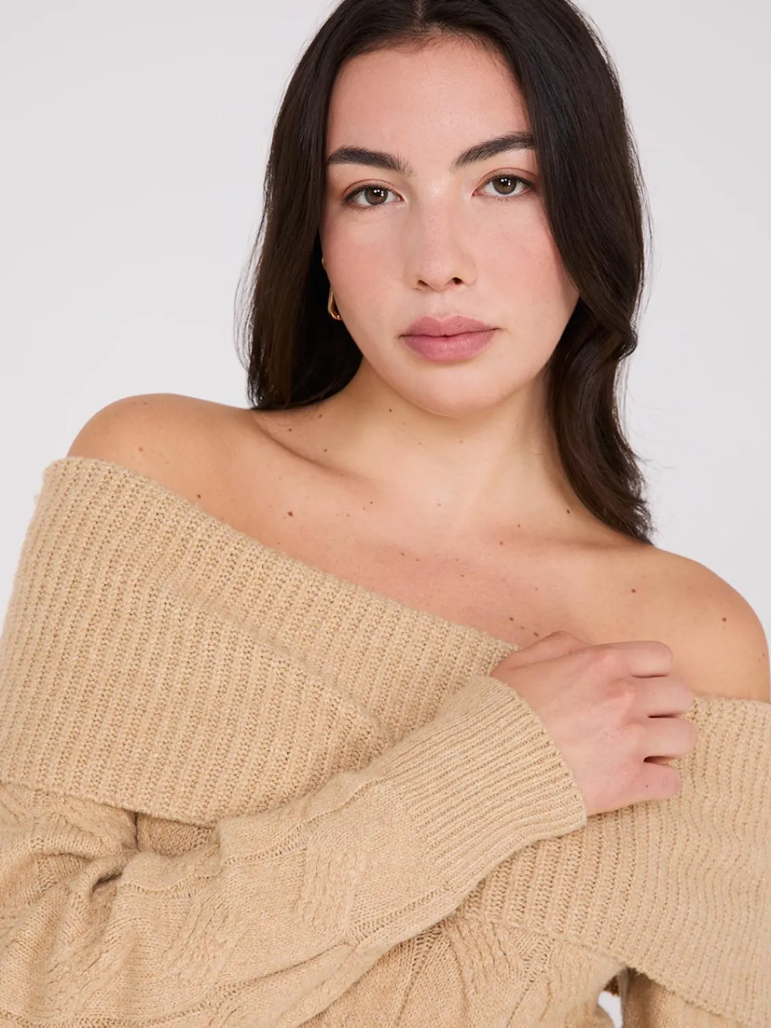 Suzy Shier Long Sleeve|Sweaters & Cardigans>Off-The-Shoulder Cable Knit Sweater