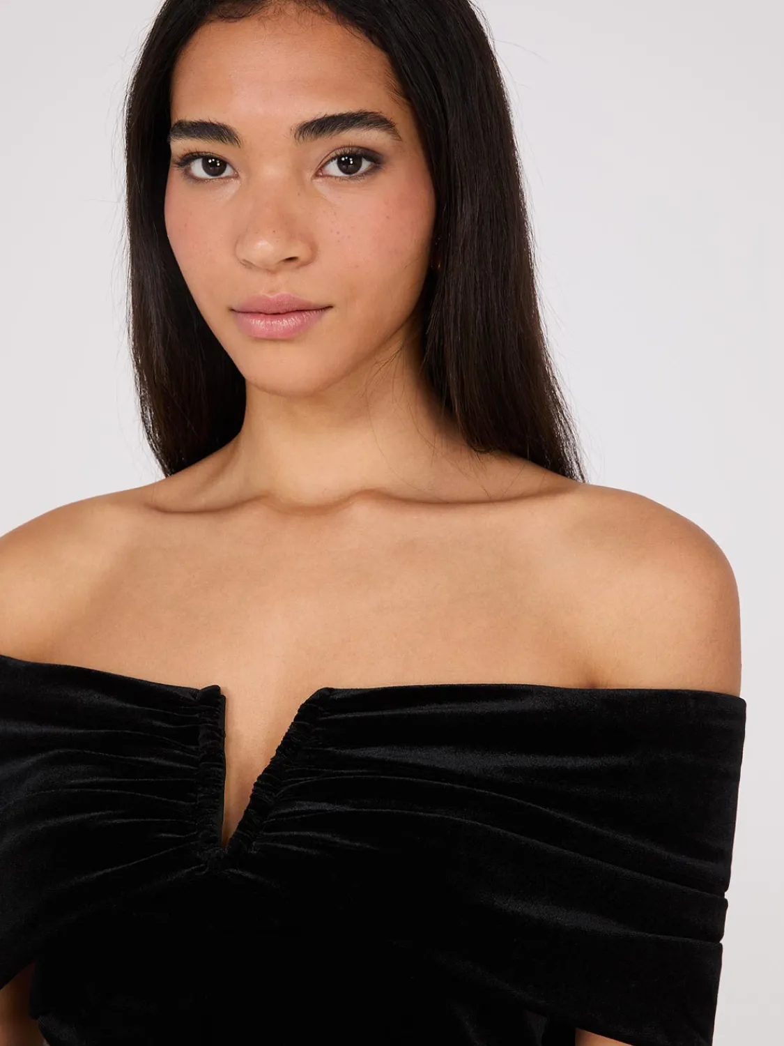 Suzy Shier Sleeveless|Fashion Tops>Off-The-Shoulder Velvet Top