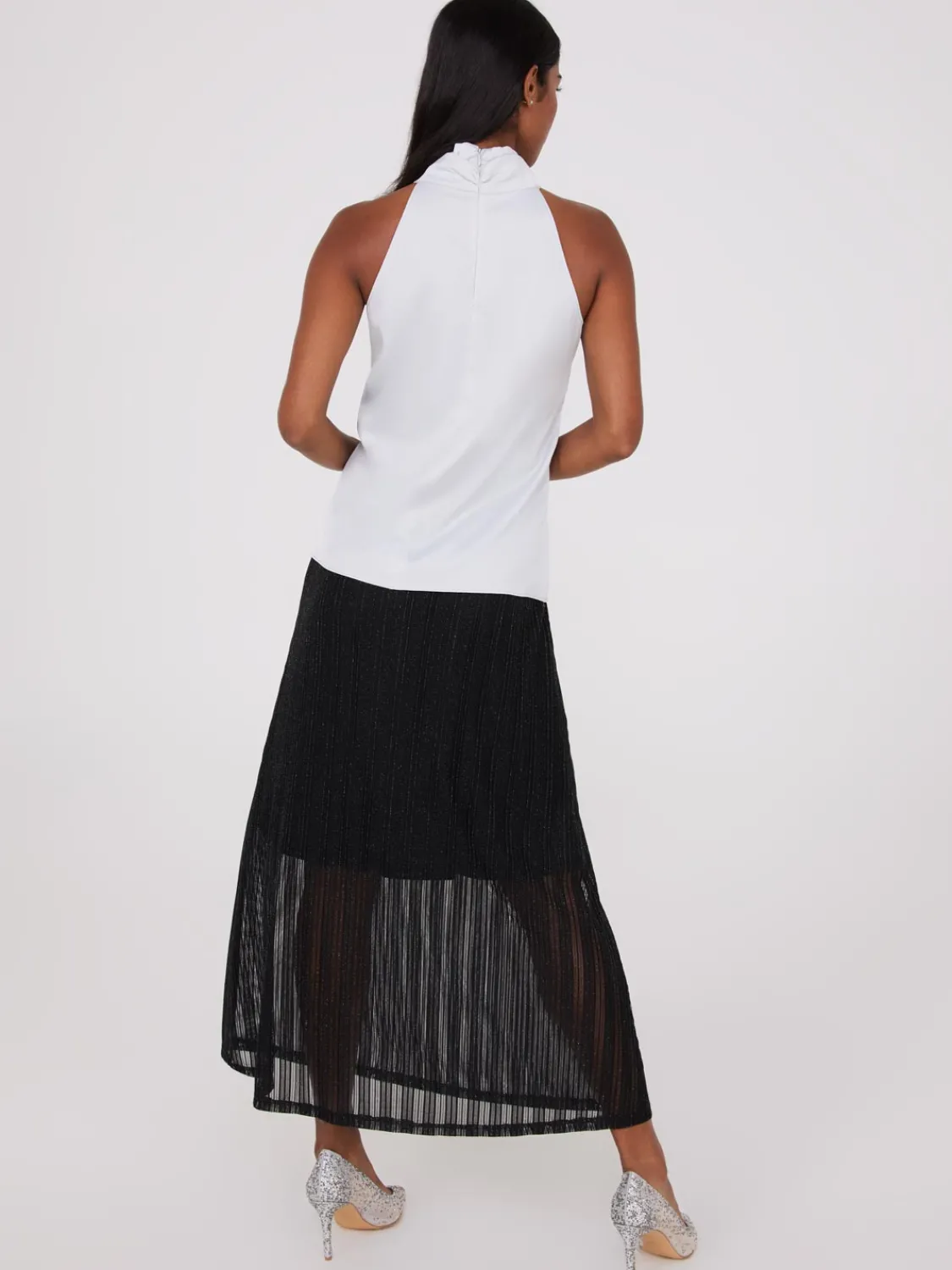 Suzy Shier Tops|Sleeveless>Pearl Halter Mock Neck Top