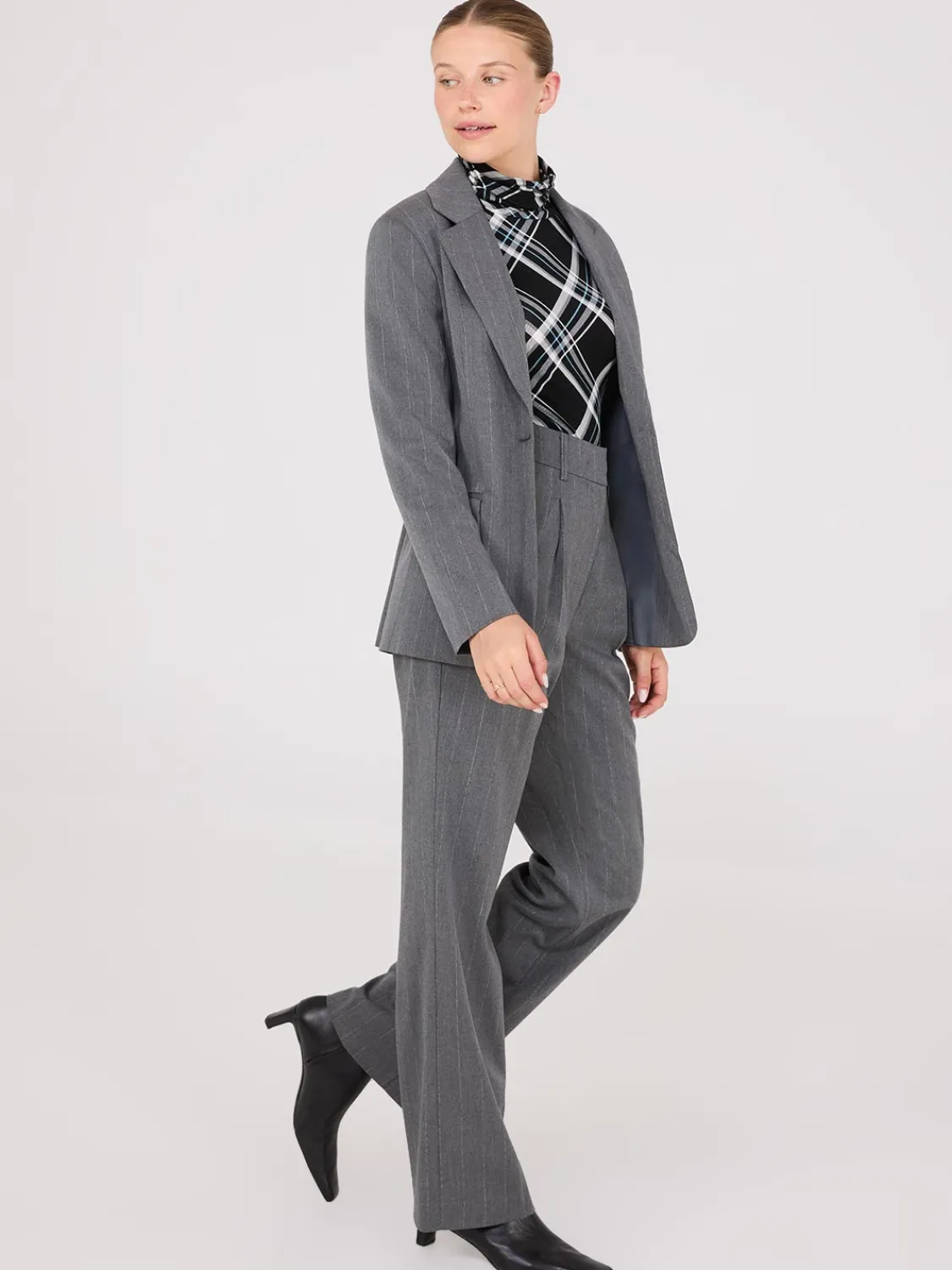 Suzy Shier Suiting|Bottoms>Pinstripe Wide-Leg Pants