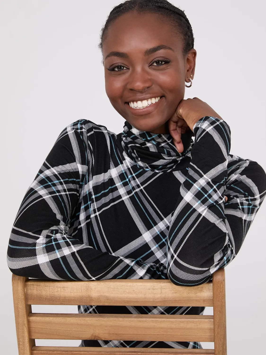 Suzy Shier Suzy Everyday|Long Sleeve>Plaid Long Sleeve Turtleneck Top