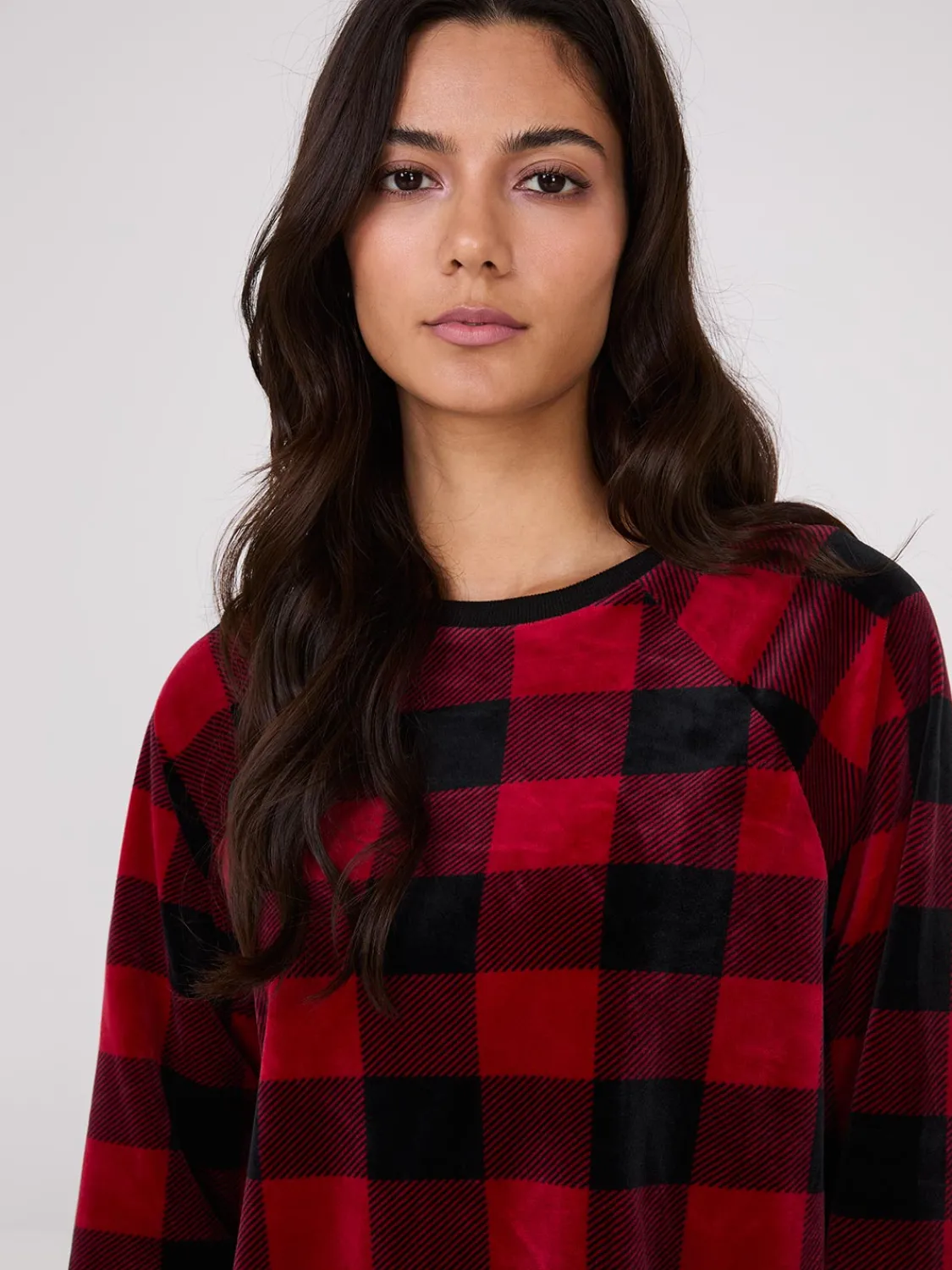 Suzy Shier Lounge & Pjs>Plaid Print Velour Pajama Set