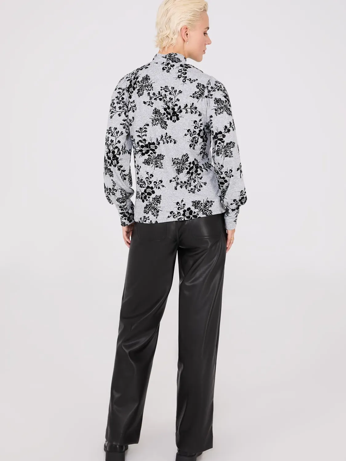 Suzy Shier Long Sleeve>Printed Melange Mock Neck Top