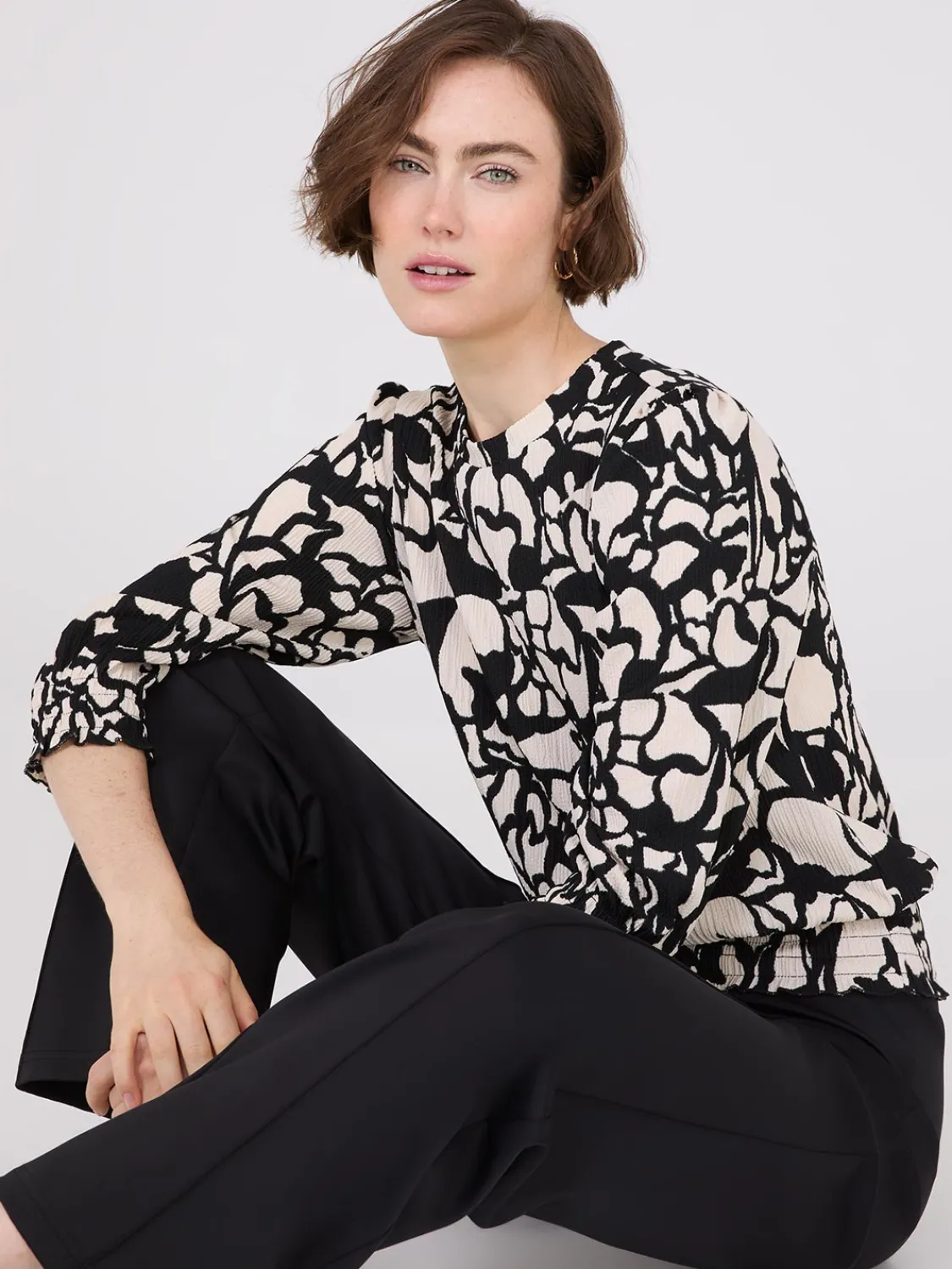 Suzy Shier Tops|Long Sleeve>Printed Textured 3/4 Sleeve Round Neck Top