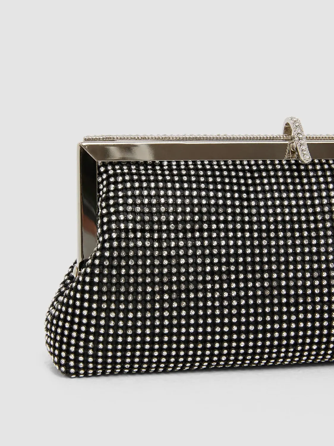 Suzy Shier Handbags By Le Château>Rhinestone Clutch With Chain Handle