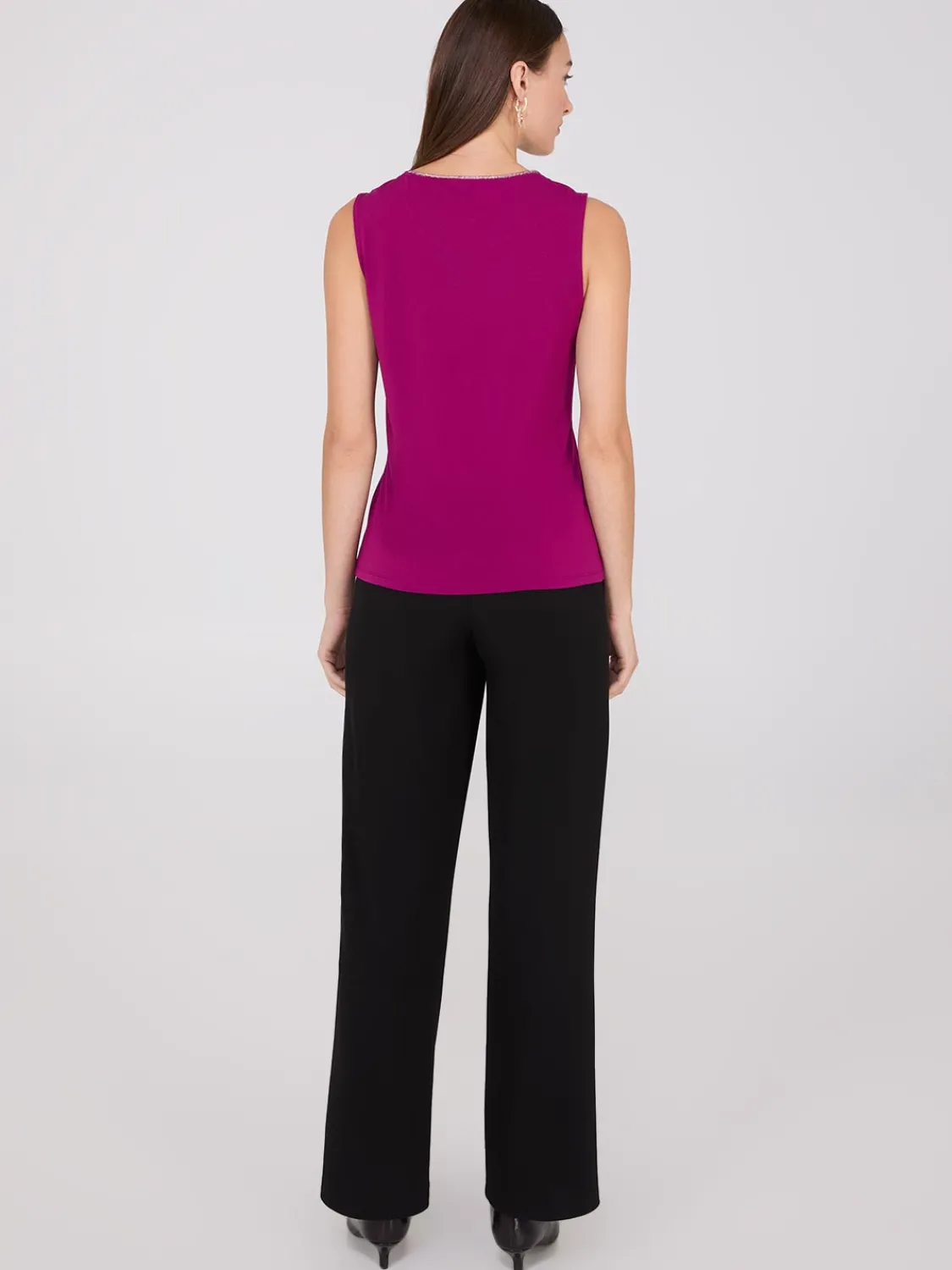 Suzy Shier Tops|Sleeveless>Rhinestone Neckline Sleeveless Top