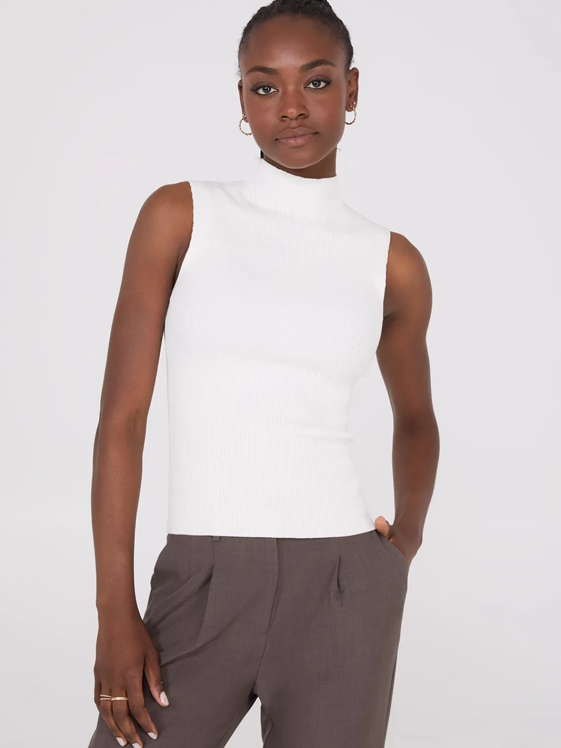 Suzy Shier Sleeveless|Sweaters & Cardigans>Ribbed Funnel Neck Sleeveless Sweater